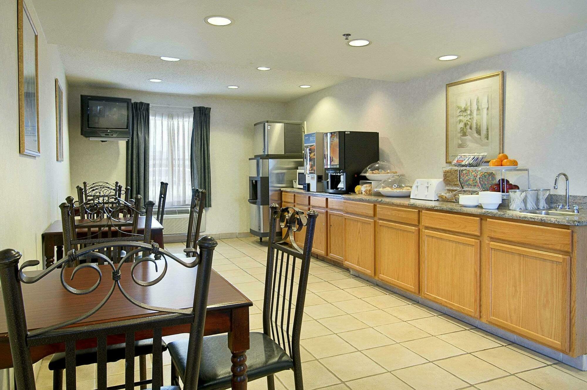 Super 8 By Wyndham Allentown Exterior foto